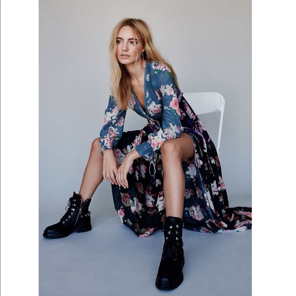 Free People Floral Maxi Dress Boho Tiered Long Sleeve Black XS Ethereal $350 - Picture 2 of 6